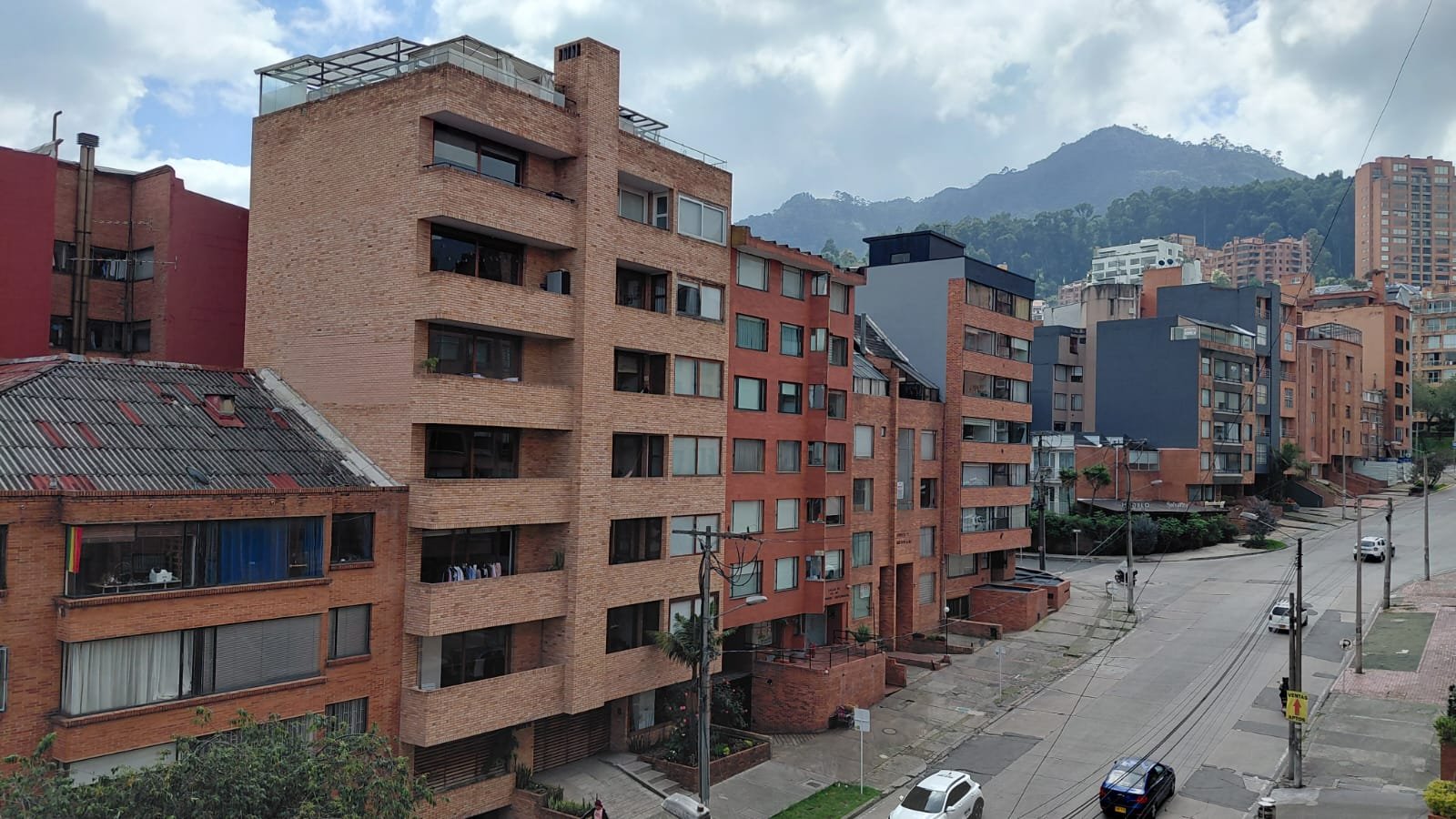 Chapinero, visto desde la calle 53.